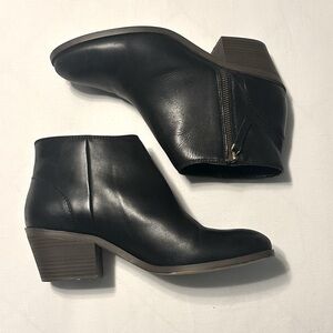 Vintage Gap Black Side Zipper Ankle Boot